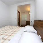 Διαμέρισμα 18 *