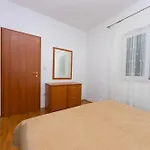 18 Διαμέρισμα *