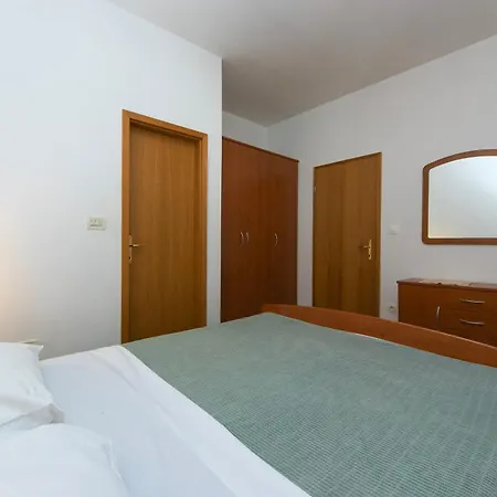 18 Apartman Brela