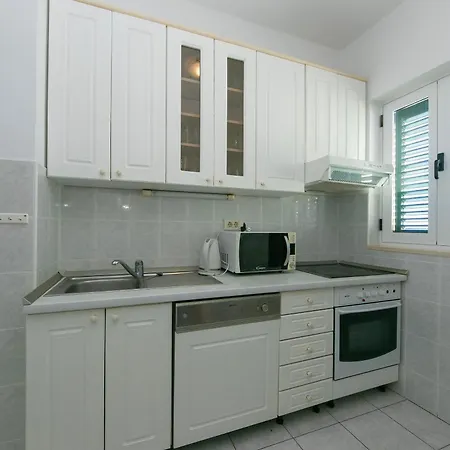 18 Apartman Brela