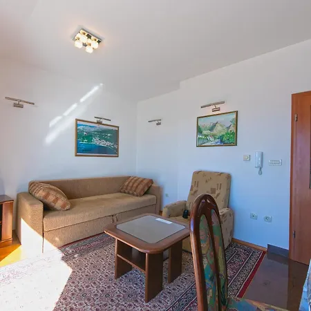 Apartamento 18 *