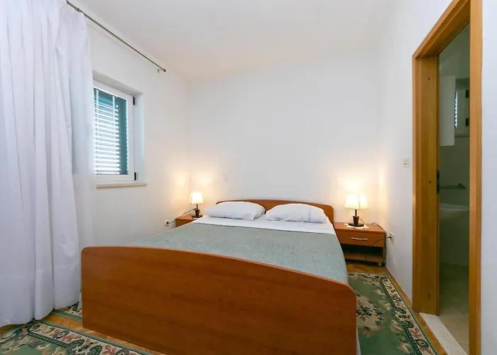 18 Apartment Brela