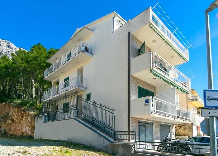 Apartment 18
