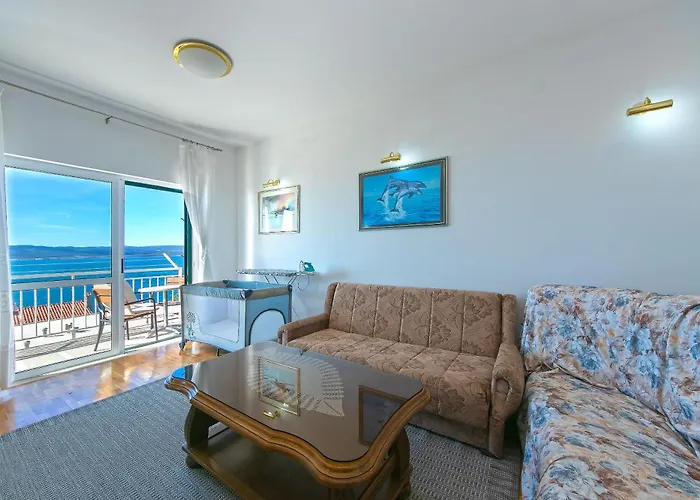 18 Apartment *