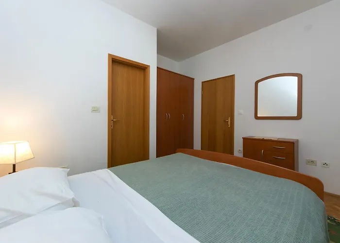 18 Apartment Brela