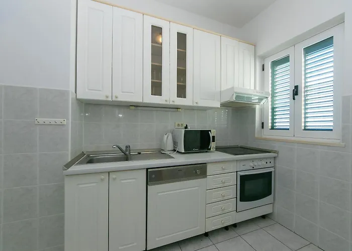 18 Apartment Brela