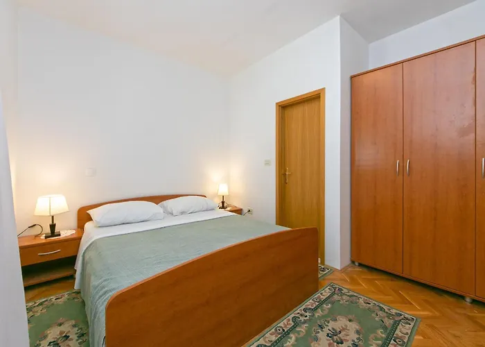 Apartment 18