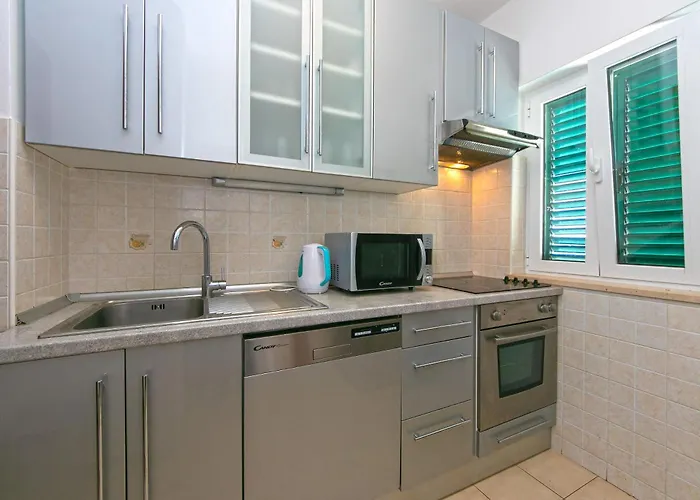 18 Apartment