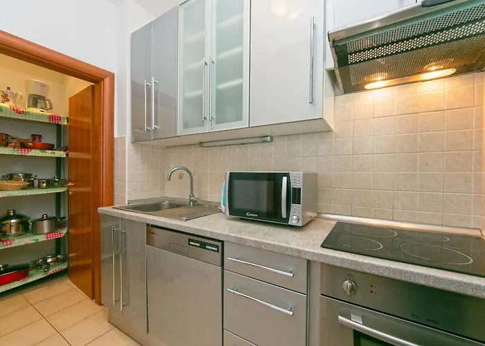 18 Apartment *
