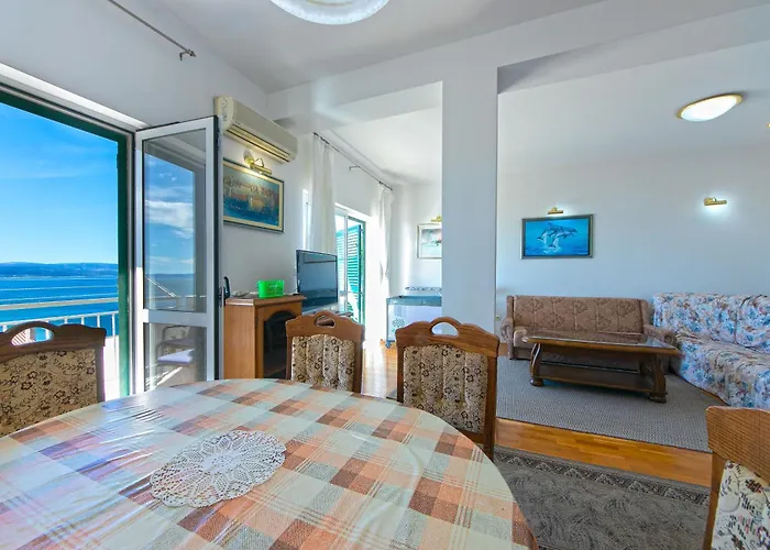 18 Apartment *